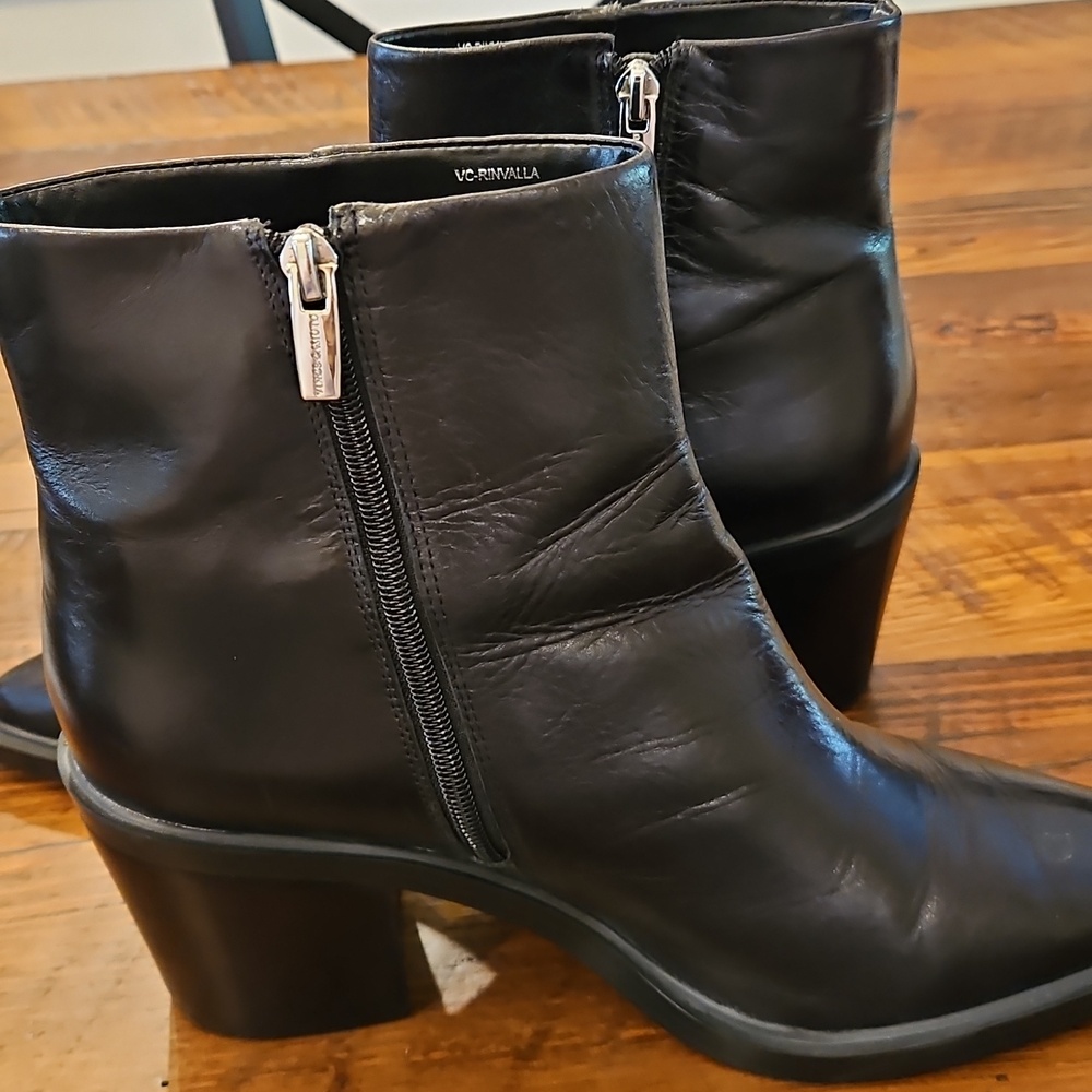 Vince Camuto Black Leather Pointed-Toe Ankle Side Zip Boots . Worn Once - Picture 5 of 12